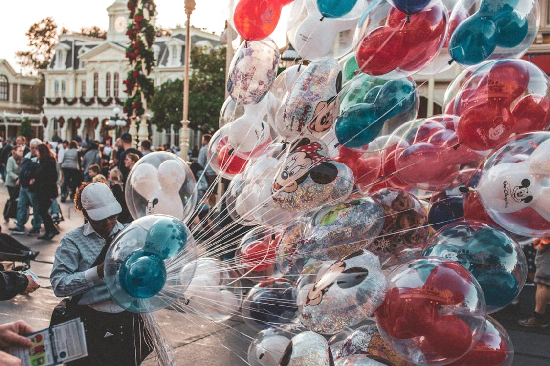 Bilde av ballonger fra Disney World i Florida. 